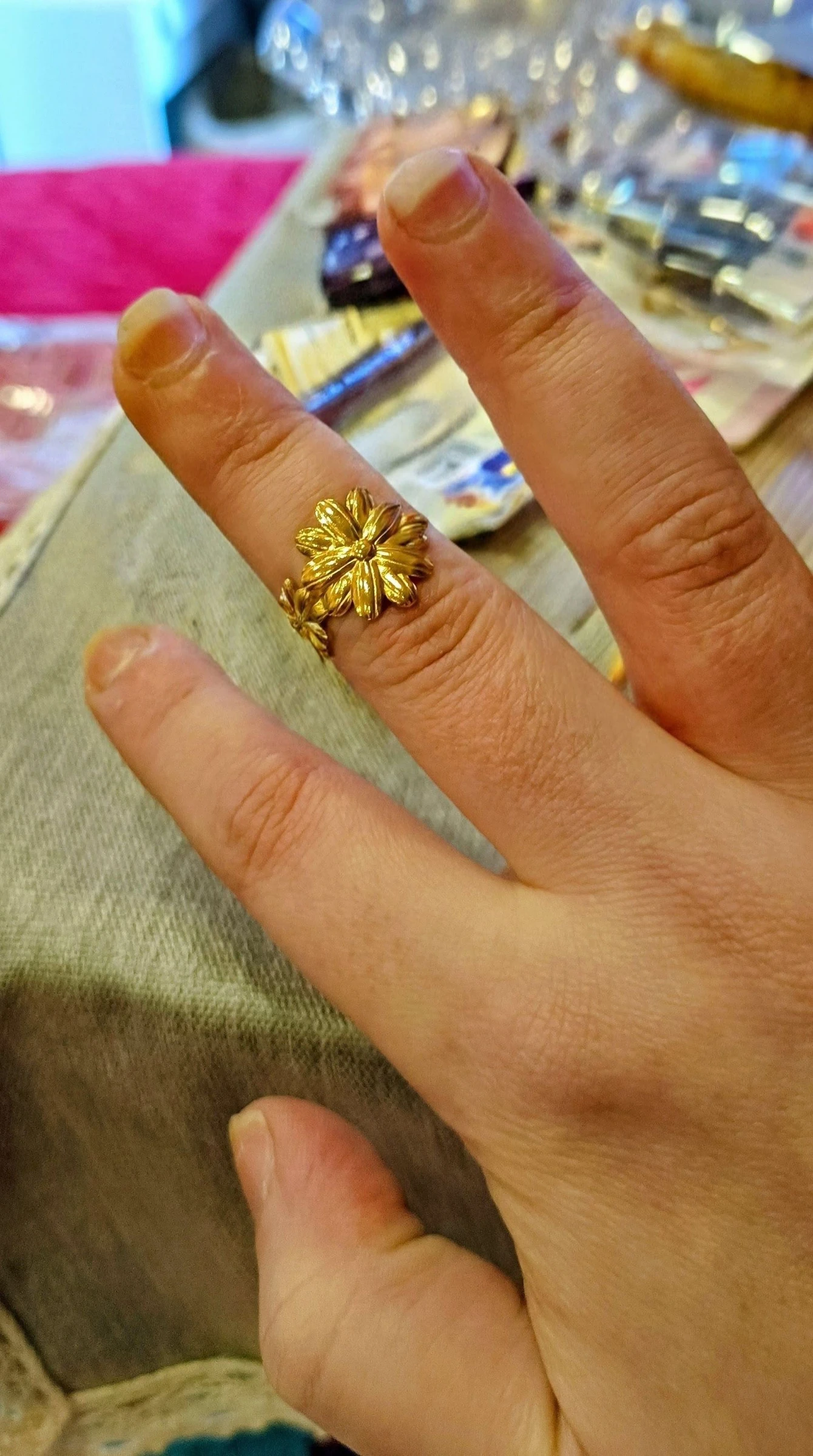 Anillo dorado ajustable de acero inoxidable hipoalergénico 